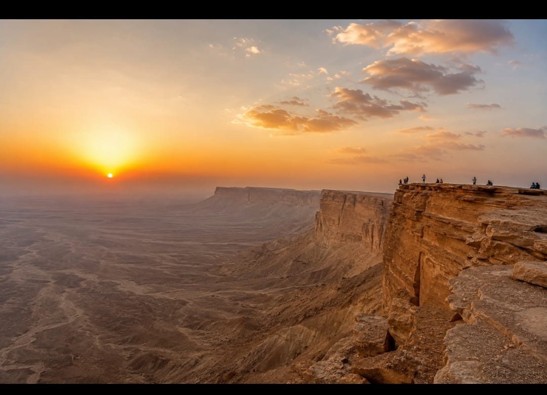 رحلة حافة العالم وزيارة مزرعه الجمال